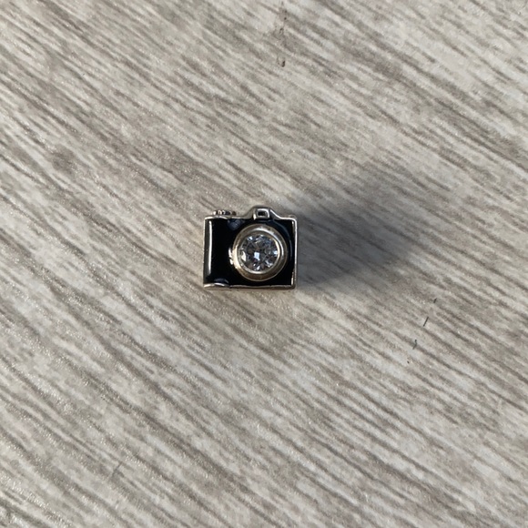 Pandora Camera Charm - Picture 1 of 6
